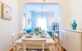 Acropolis deluxe Apt.(Must)